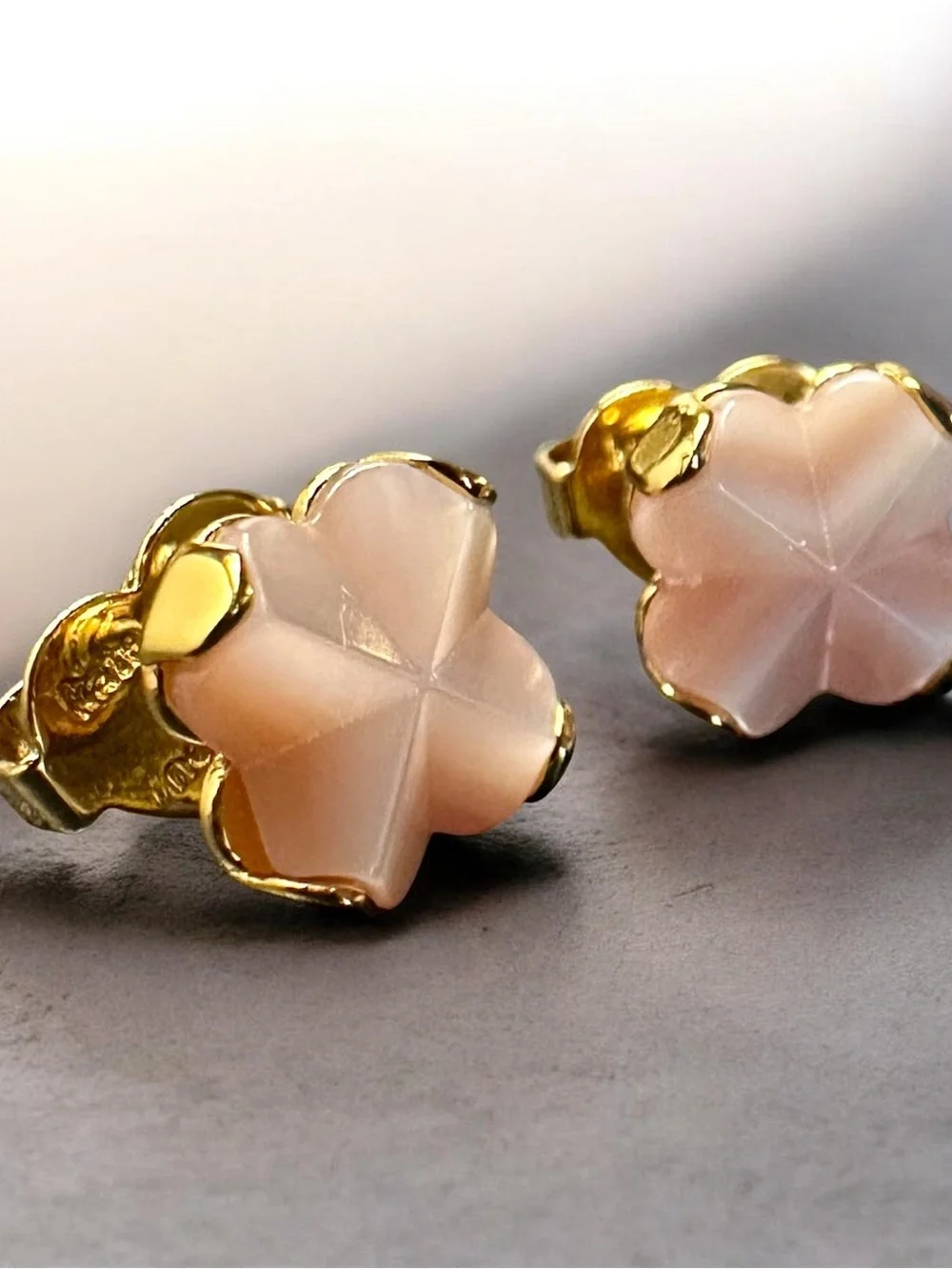 New Kate Spade New York Spade Flower Gold Studs on Kate Spade Earring Card